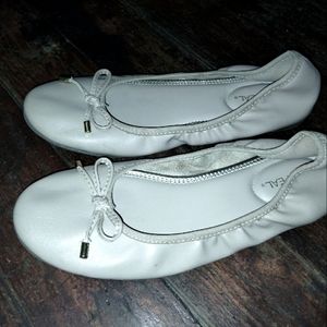Ballet flats